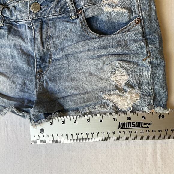 American Eagle Outfitters Women Shorts 14 Light Blue Denim Cutoff 2.5” Inseam - Picture 5 of 10